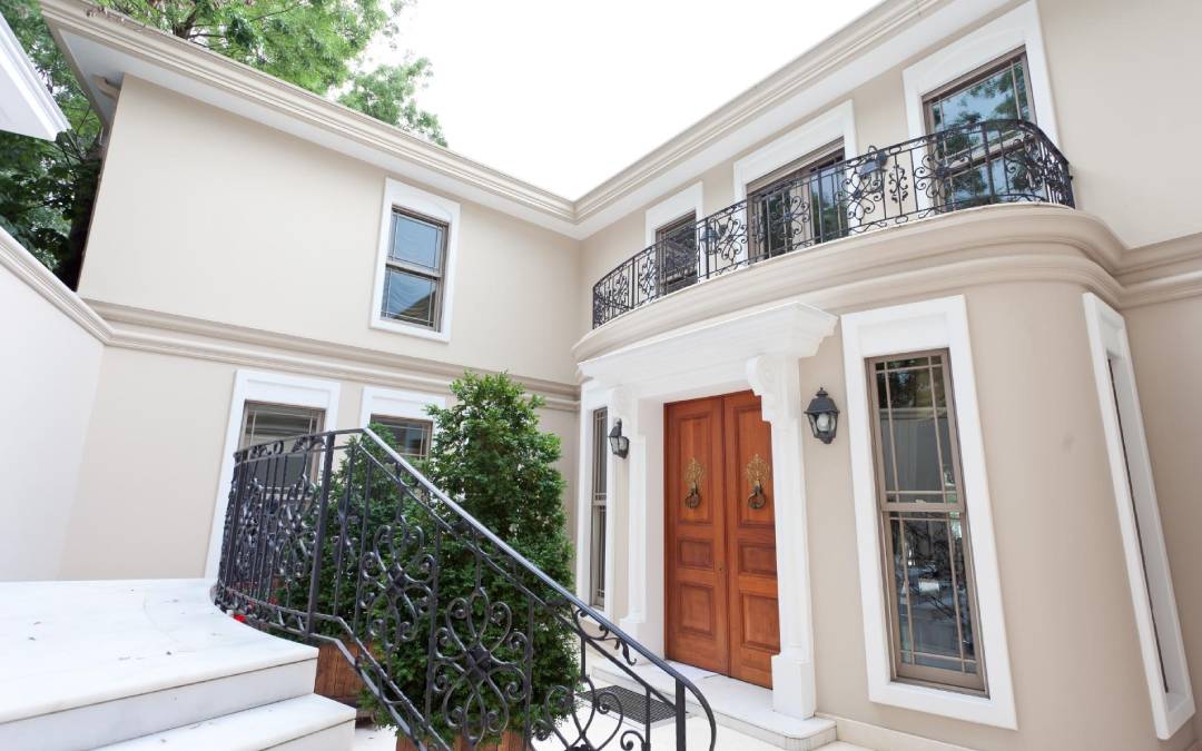 Fresh Coat, Fresh Look: Exterior Painting Tips Every Homeowner Should Know